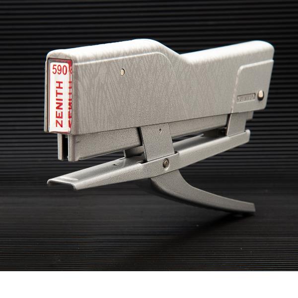 ZENITH 590 TECH CUCITRICE A PINZA CAPACITA' DI …