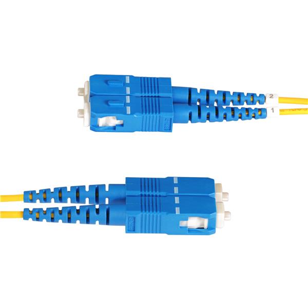 StarTech.com 30m (98ft) LC to SC (UPC) OS2 Single Mode Duplex Fiber Optic Cable, 9/125µm, Laser Optimized, 10G, Bend Insensitive, Low Insertion Loss - LSZH Fiber Patch Cord (SMLCSC-OS2-30M) - Cavo patch - modalità singola LC/UPC (M) a modalità singola SC/UP (M) - 30 m - 2 mm - fibra ottica - duplex - 9 / 125 micron - OS1/OS2 - senza alogeni, passivo - giallo