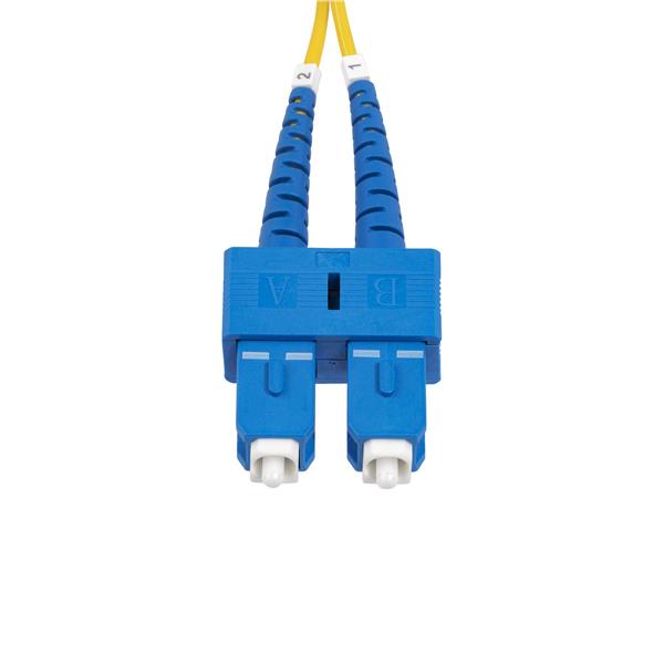 StarTech.com 30m (98.4ft) SC to SC (UPC) OS2 Single Mode Duplex Fiber Optic Cable, 9/125µm, Laser Optimized, 40G/100G Zipcord, Bend Insensitive, Low Insertion Loss - LSZH Fiber Patch Cord (SMDOS2SCSC30M) - Cavo patch - modalità singola SC/UP (M) a modalità singola SC/UP (M) - 30 m - 2 mm - fibra ottica - duplex - 9 / 125 micron - OS1/OS2 - senza alogeni - giallo