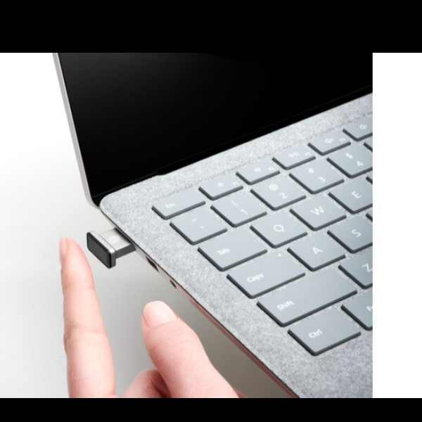 KENSINGTON CHIAVETTA USB CON LETTORE DI IMPRONTE DIGITALI VERIMARK PER IL SETTORE IT PER WINDOWS 10 E WINDOWS HELLO PER BUSINESS ARGENTO