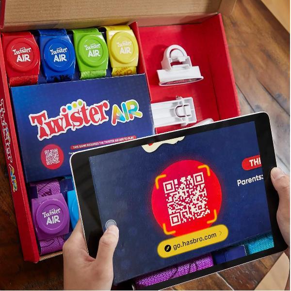 HASBRO TWISTER AIR GIOCO CON APP SI COLLEGA A DISPOSITIVI SMART CON FASCIE COLORATE PER POLSI E CAVIGLIE